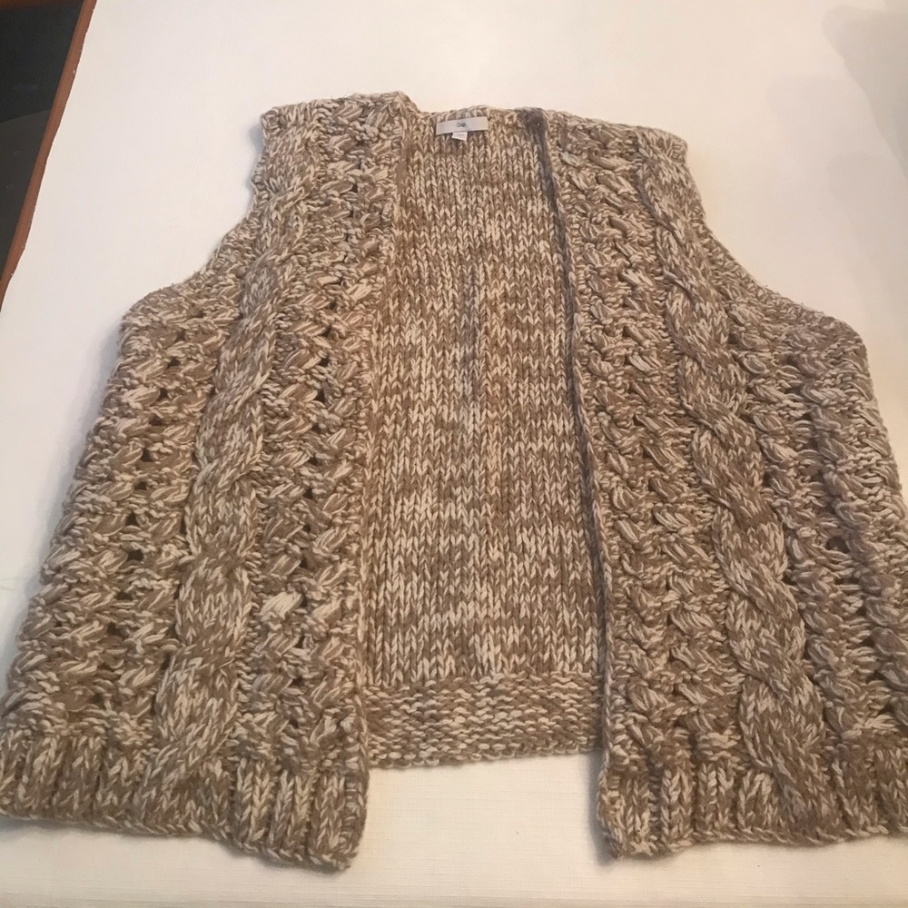 Women’s Gap Vest - Medium